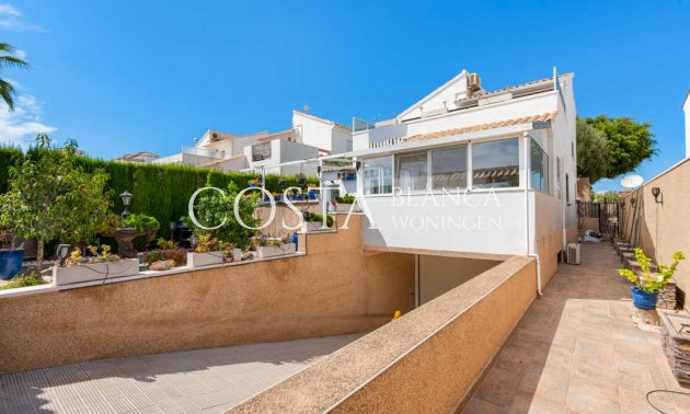 Resale - Villa -
Punta Prima