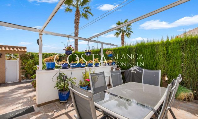 Resale - Villa -
Punta Prima