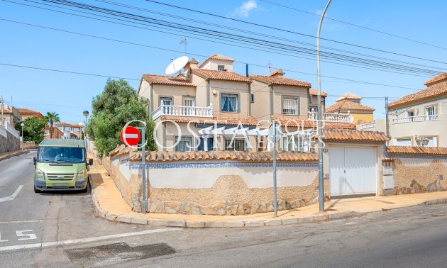 Revente - Villa -
Orihuela Costa - El Galan