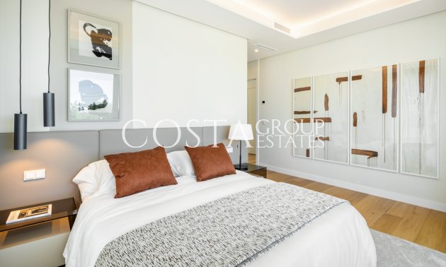 Nowy budynek - Willa -
Marbella