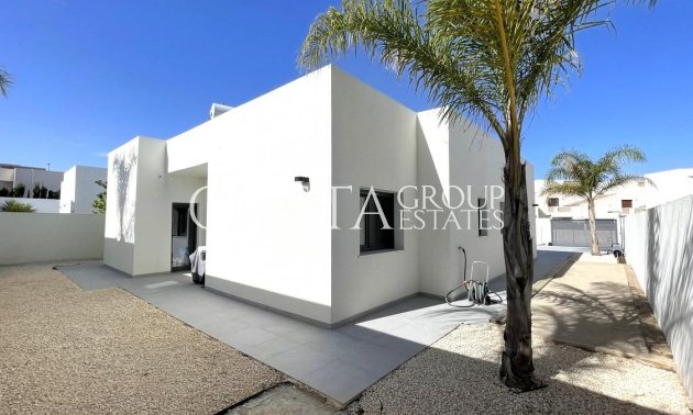 New Build - Villa -
Rafal - polideportivo
