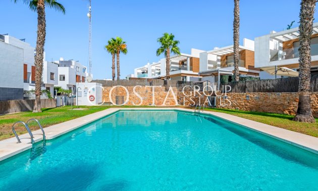 Wiederverkauf - Villa -
Orihuela Costa - Villamartín