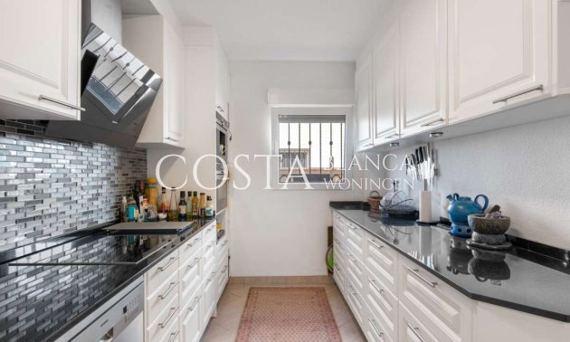 Resale - Villa -
Punta Prima