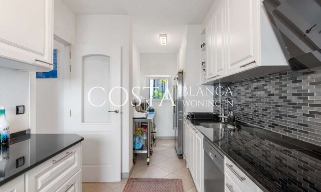 Resale - Villa -
Punta Prima