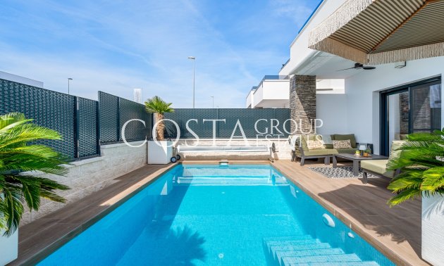 Resale - Villa -
Orihuela Costa - Orihuela