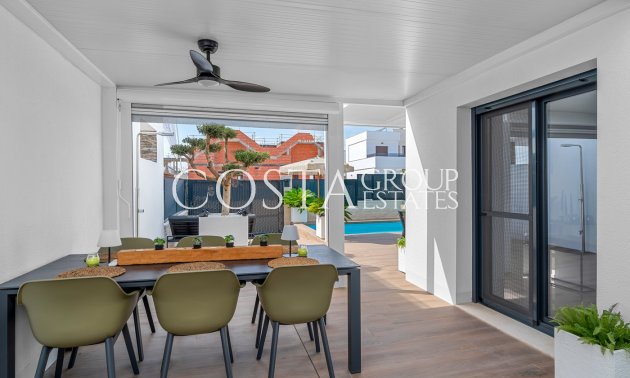 Resale - Villa -
Orihuela Costa - Orihuela