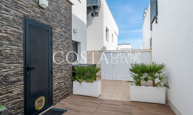 Resale - Villa -
Orihuela Costa - Orihuela