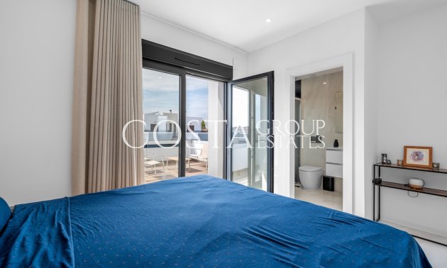 Resale - Villa -
Orihuela Costa - Orihuela