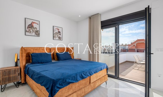 Resale - Villa -
Orihuela Costa - Orihuela