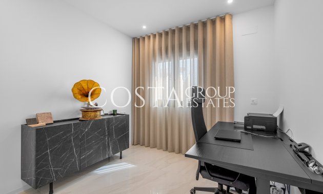 Resale - Villa -
Orihuela Costa - Orihuela