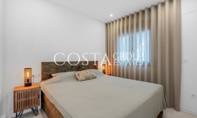 Resale - Villa -
Orihuela Costa - Orihuela