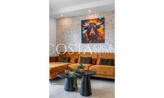 Resale - Villa -
Orihuela Costa - Orihuela