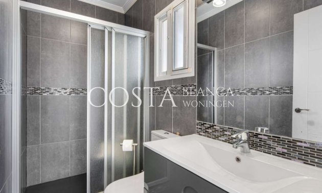 Resale - Villa -
Punta Prima