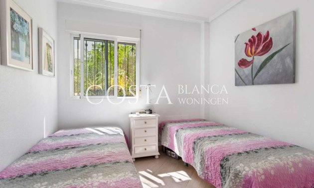 Resale - Villa -
Punta Prima