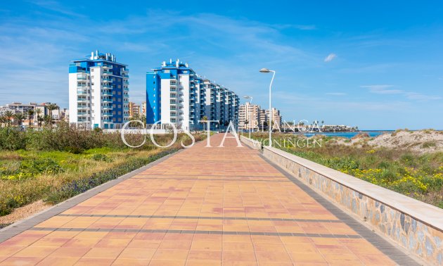 Revente - Appartement -
La Manga del Mar Menor