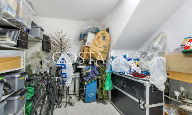 Resale - Villa -
Punta Prima