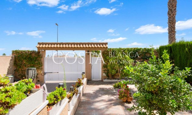 Resale - Villa -
Punta Prima