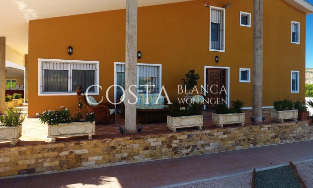 Resale - Villa -
Orihuela Costa - Orihuela