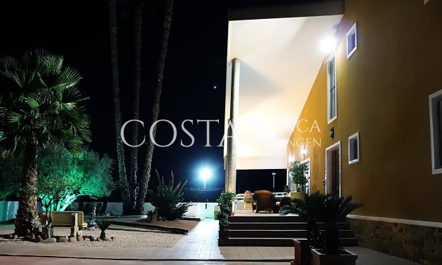 Resale - Villa -
Orihuela Costa - Orihuela