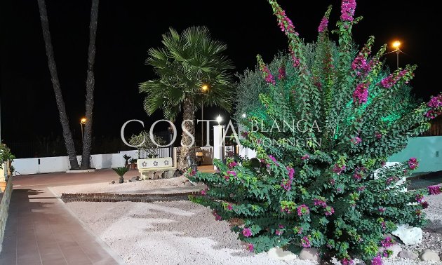 Resale - Villa -
Orihuela Costa - Orihuela
