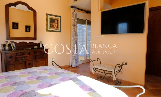 Resale - Villa -
Orihuela Costa - Orihuela