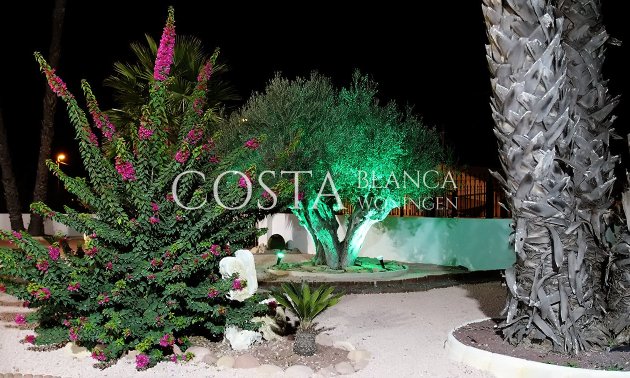 Resale - Villa -
Orihuela Costa - Orihuela