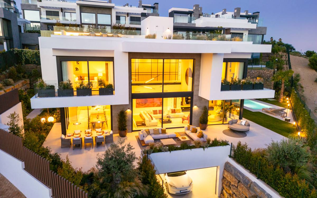 The List Rio Real Villa